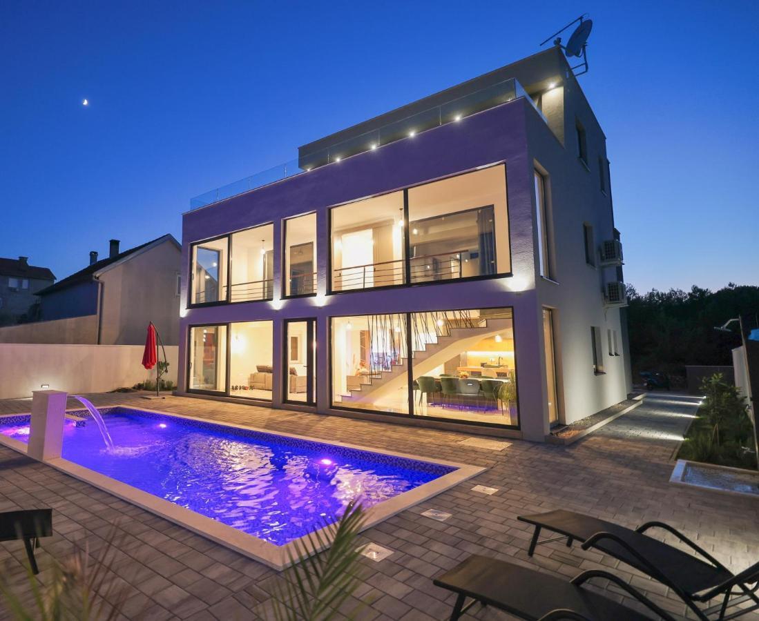 Rhapsody In Green - Luxury Villa In Zadar Crno المظهر الخارجي الصورة