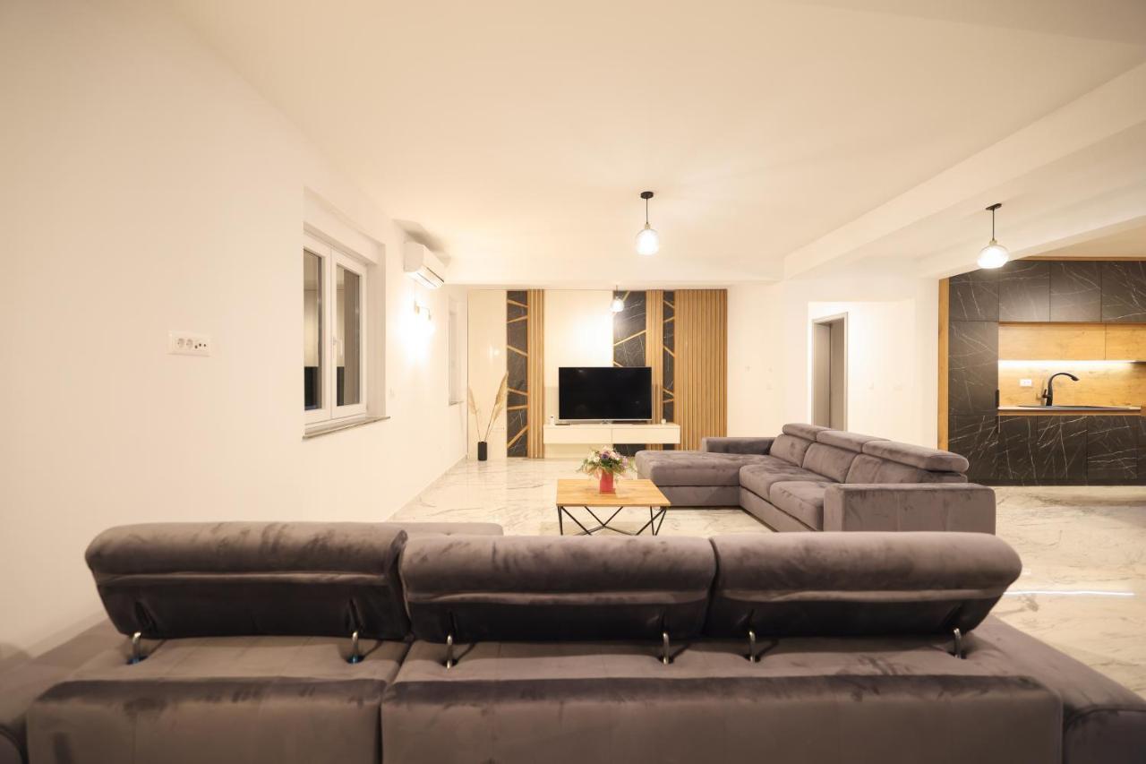 Rhapsody In Green - Luxury Villa In Zadar Crno المظهر الخارجي الصورة