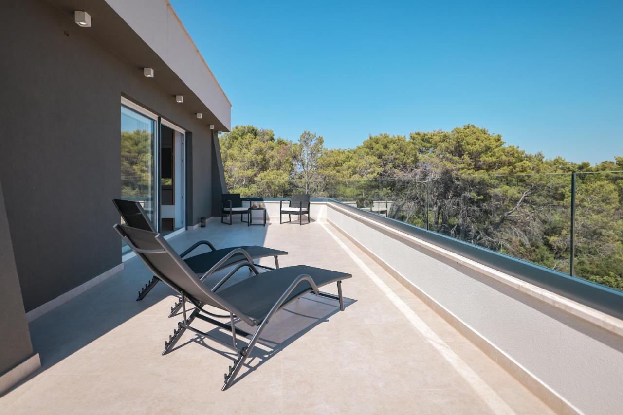 Rhapsody In Green - Luxury Villa In Zadar Crno المظهر الخارجي الصورة