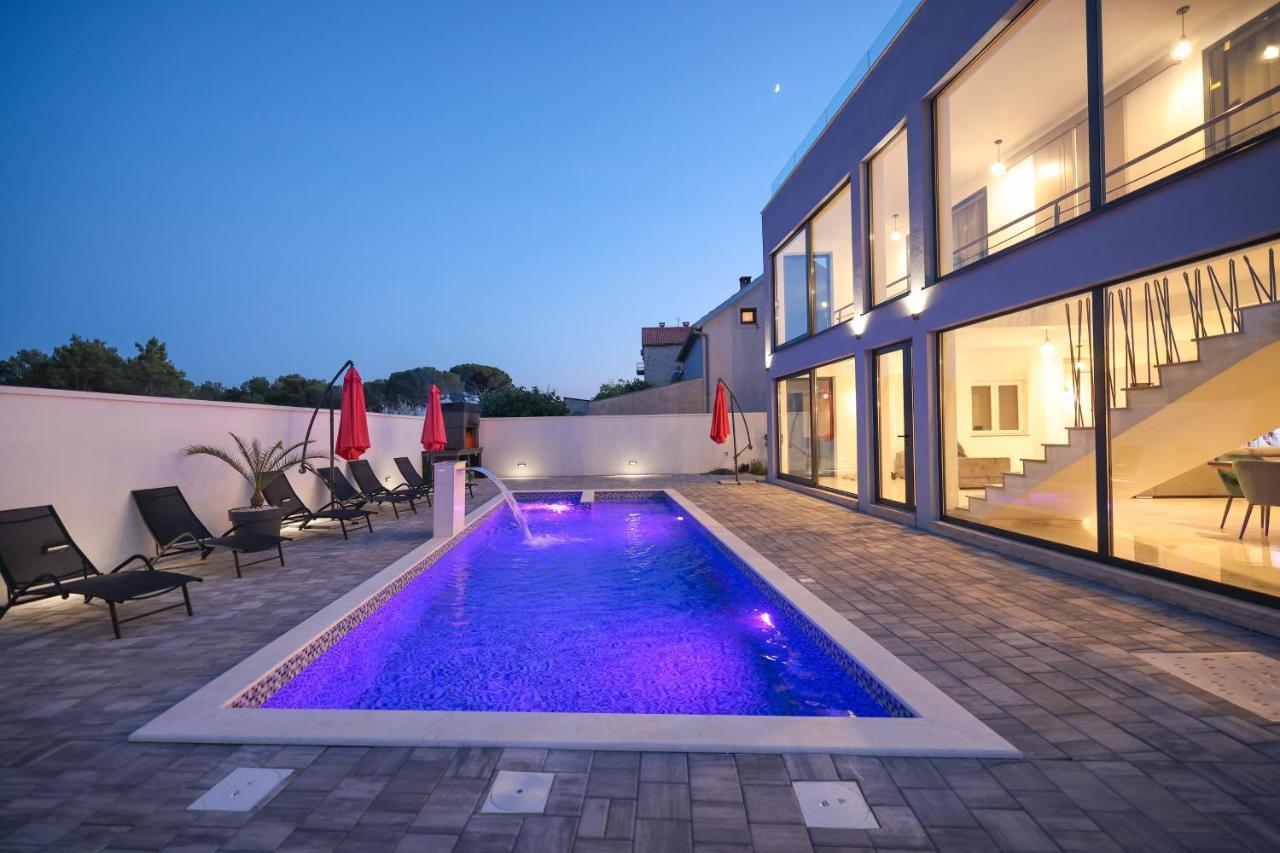Rhapsody In Green - Luxury Villa In Zadar Crno المظهر الخارجي الصورة