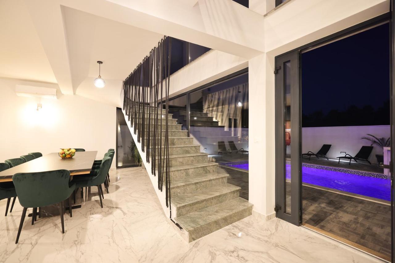 Rhapsody In Green - Luxury Villa In Zadar Crno المظهر الخارجي الصورة
