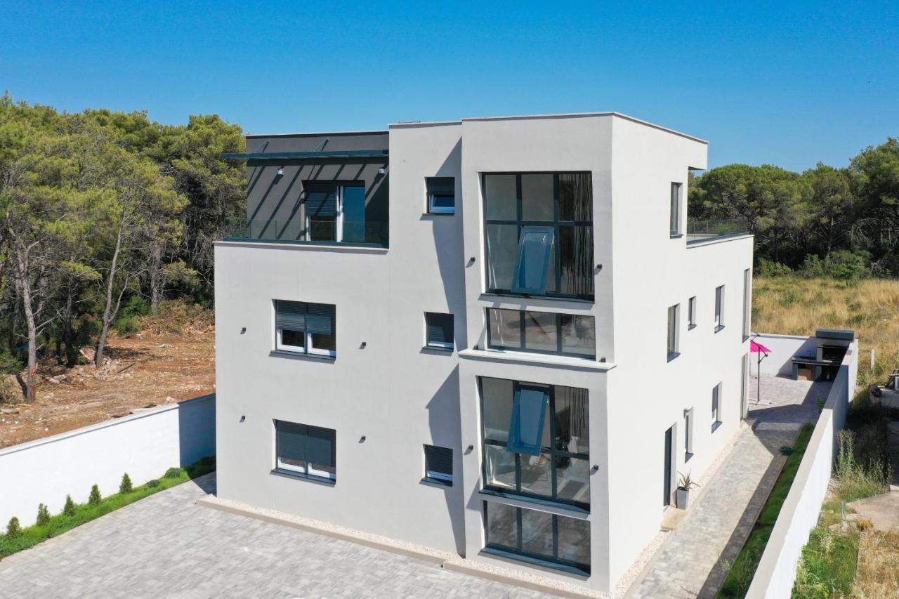 Rhapsody In Green - Luxury Villa In Zadar Crno المظهر الخارجي الصورة